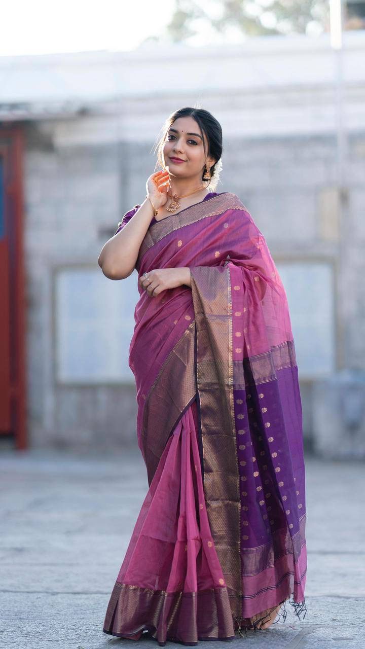 Women Woven Linen Saree With Zari Border