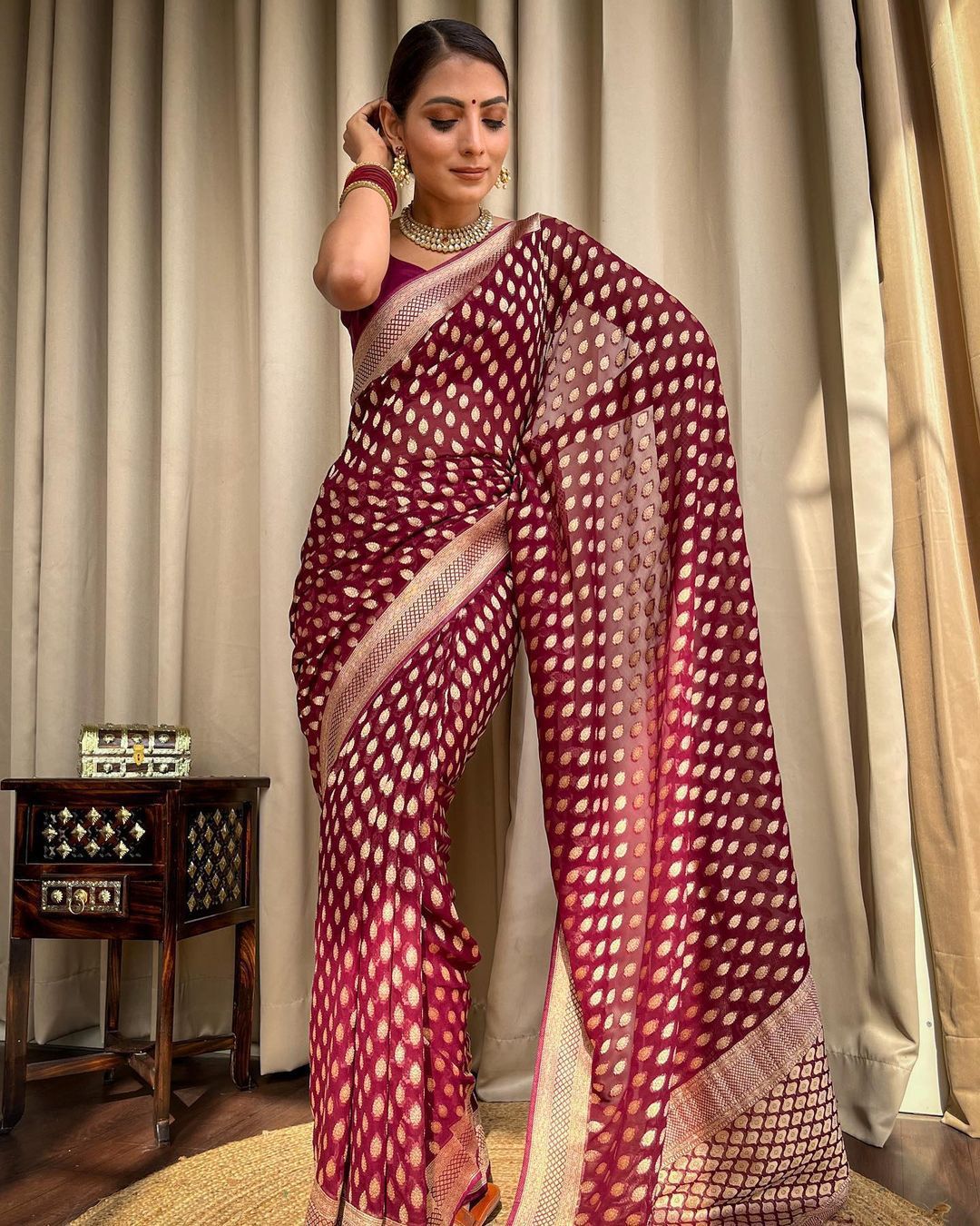 Latest Trending Woven Banarasi Silk Saree With Contrast Border