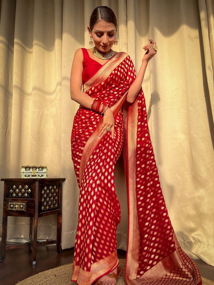 Latest Trending Woven Banarasi Silk Saree With Contrast Border