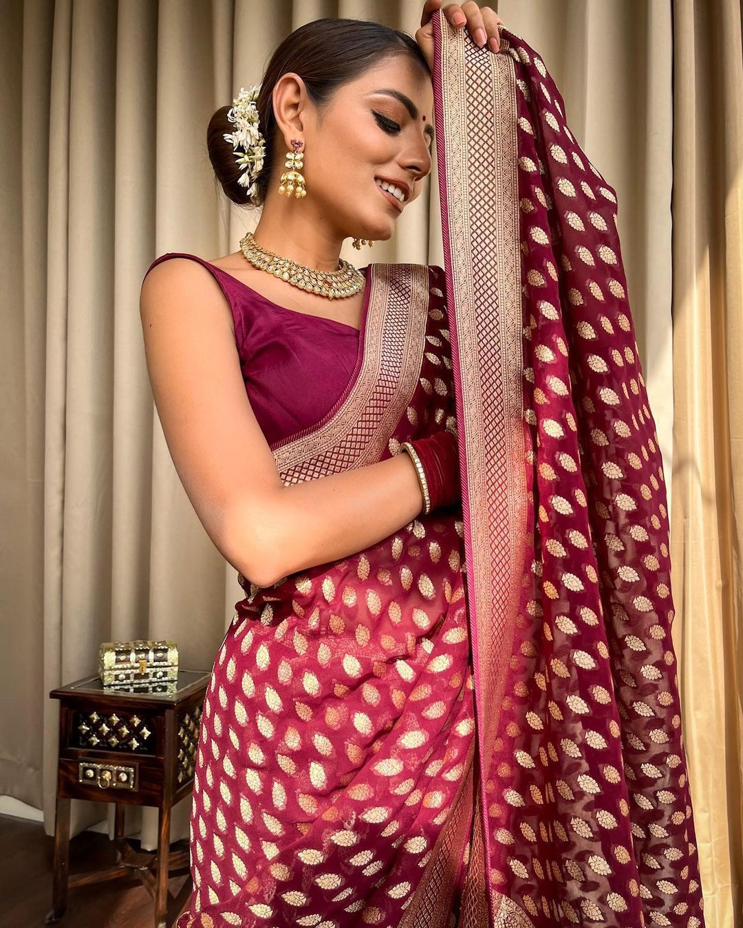 Latest Trending Woven Banarasi Silk Saree With Contrast Border