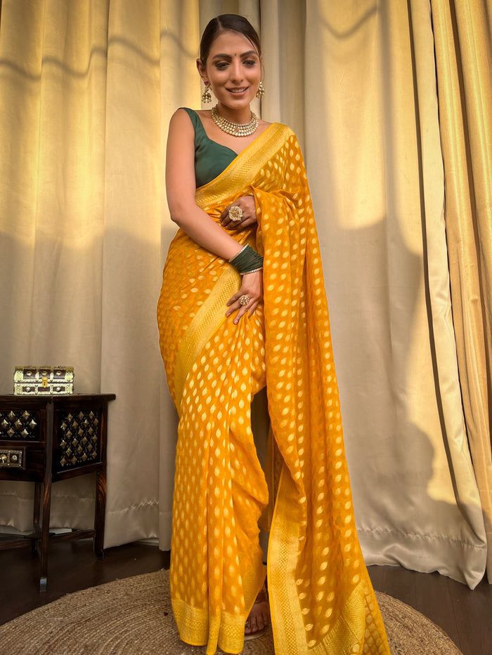 Latest Trending Woven Banarasi Silk Saree With Contrast Border