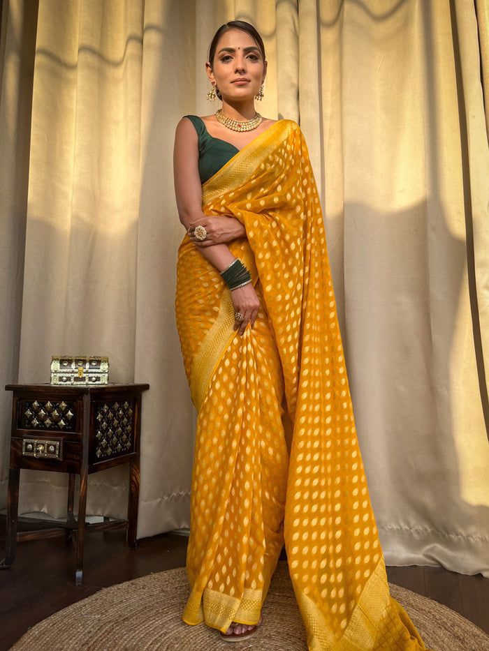 Latest Trending Woven Banarasi Silk Saree With Contrast Border