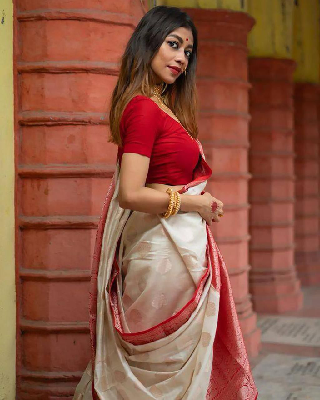 Banarasi Silk Saree With Zari Work & Contrast Border-White & Red