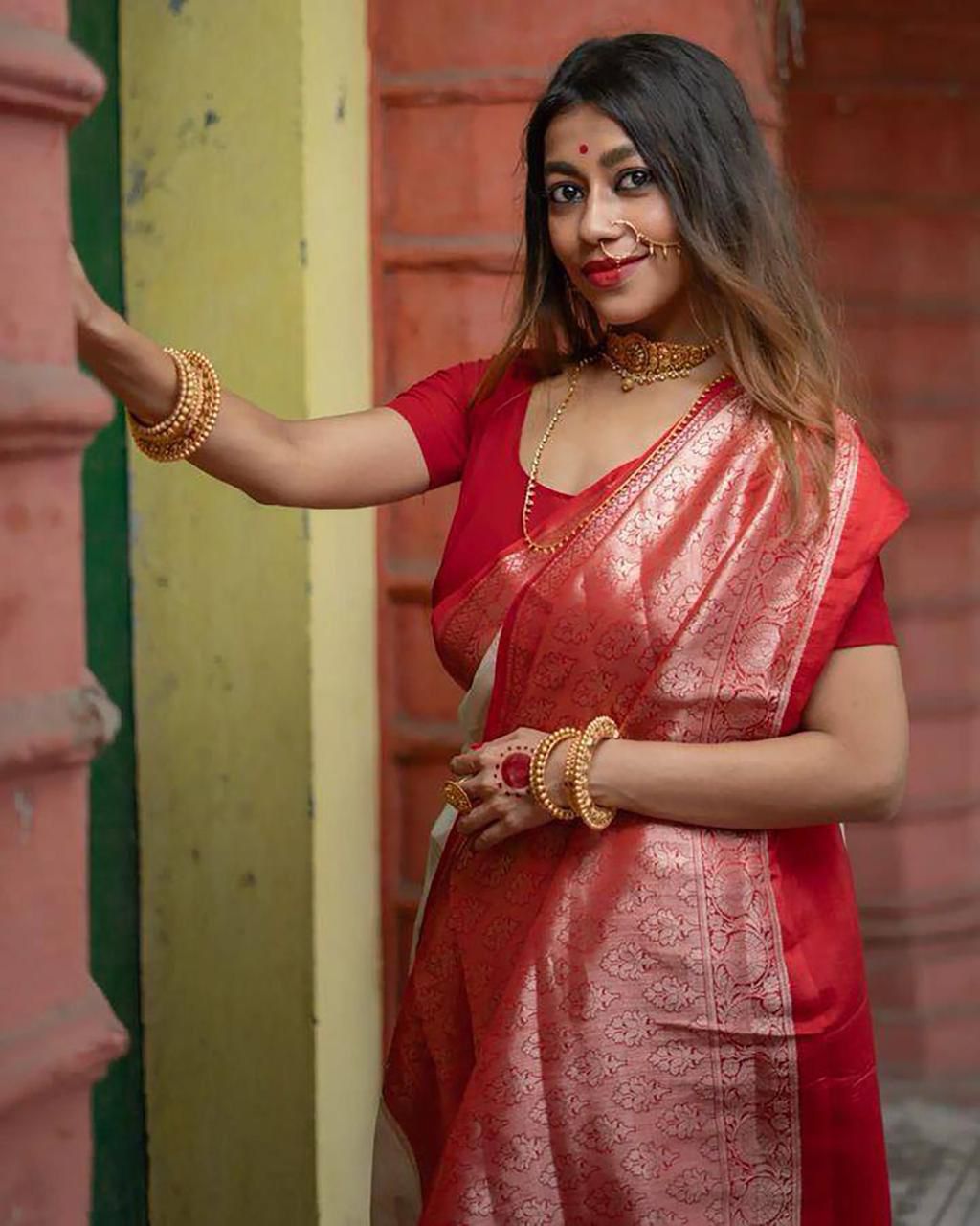 Banarasi Silk Saree With Zari Work & Contrast Border-White & Red