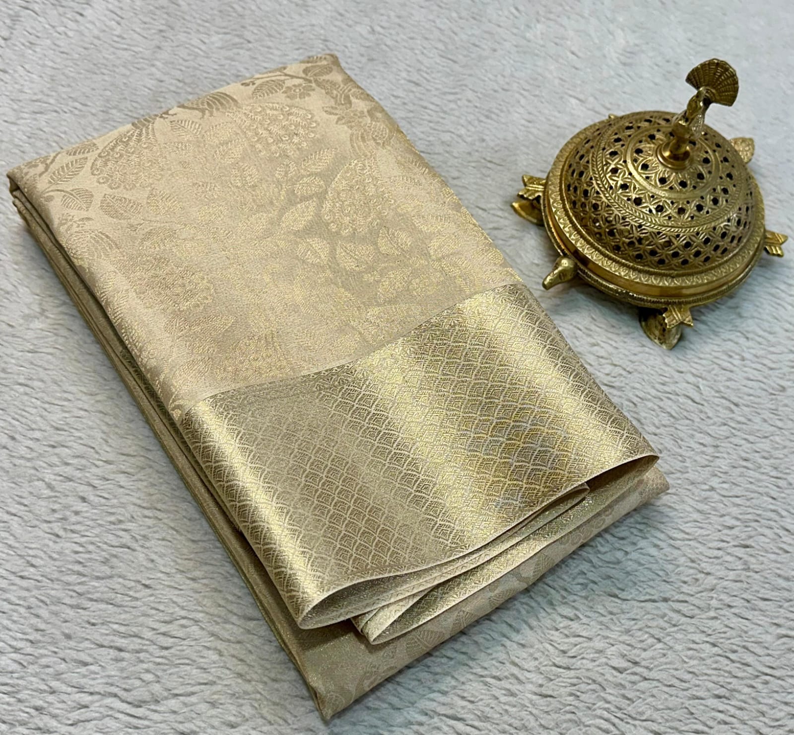 Elegant Dark Vanilla Pure Brocade Mysore Silk Saree With Zari Weaving
