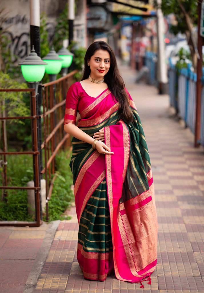 Women Kanjivaram Silk Saree with Blouse Piece