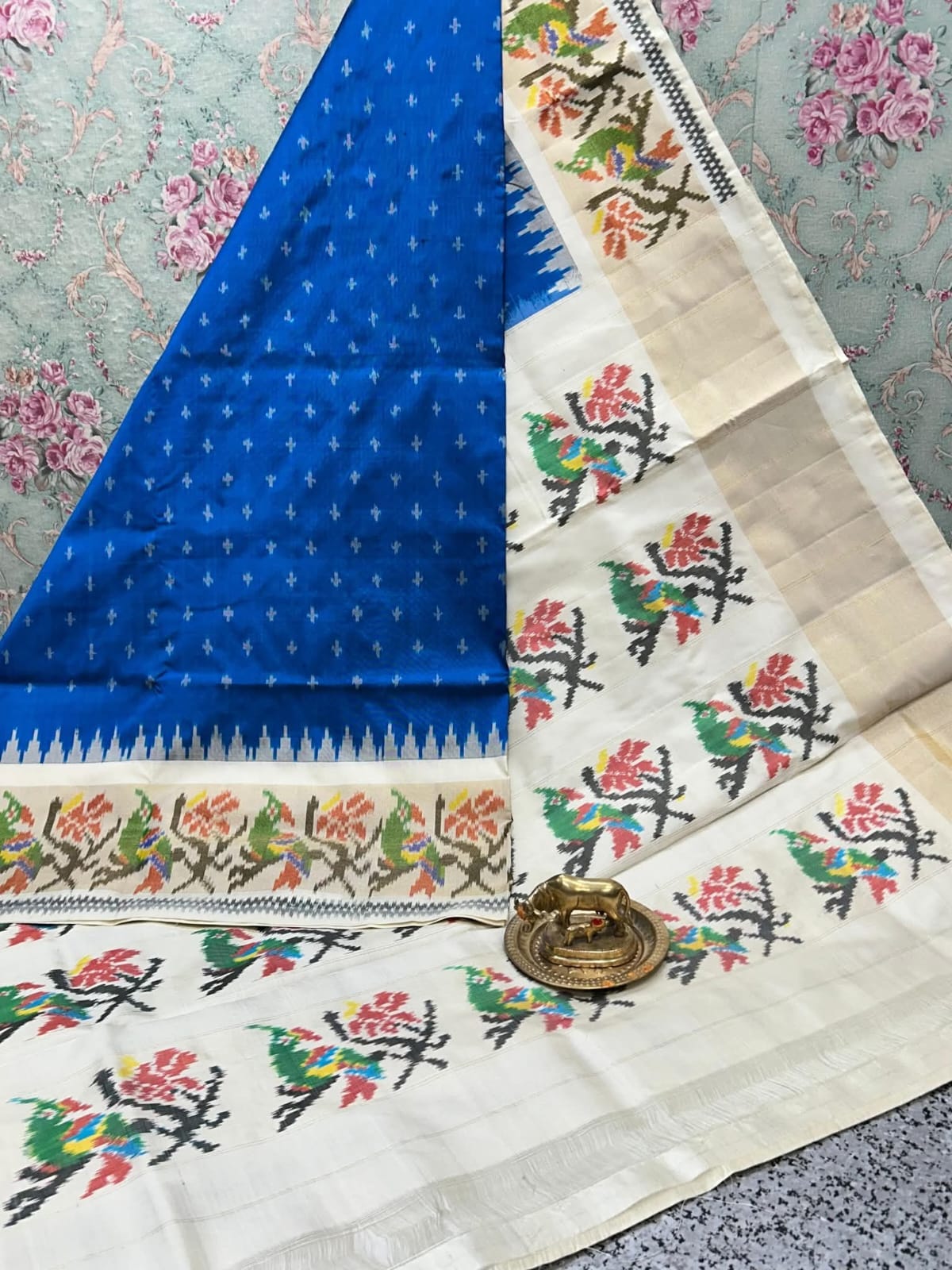 Handwoven Ikkat Style Mysore Soft Silk Saree With Small Motifs