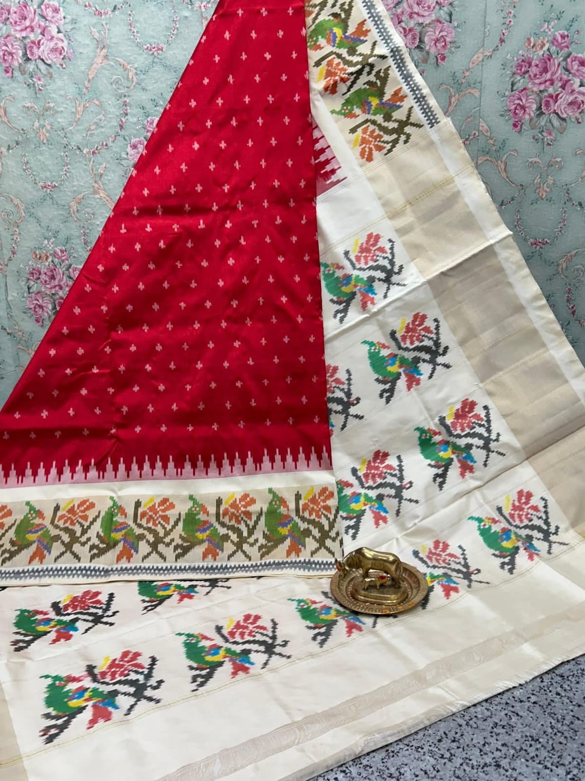Handwoven Ikkat Style Mysore Soft Silk Saree With Small Motifs