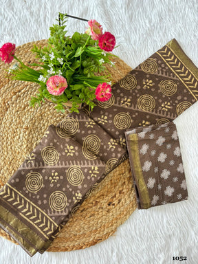 Circular Stone Printed Cotton Saree with Un-stitched Blouse