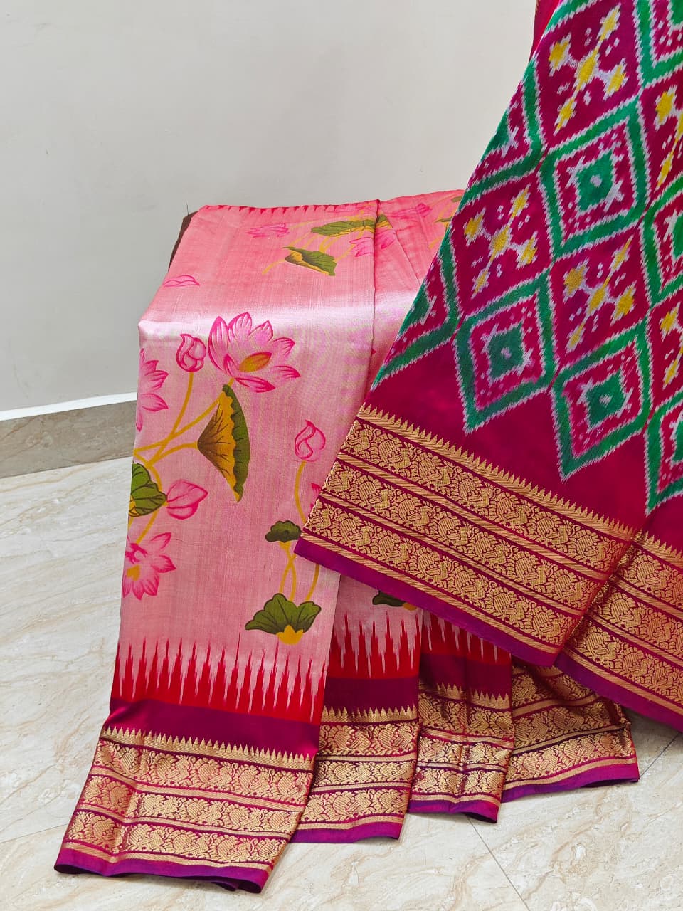 Handloom Pochampally Ikkat Kanchi Border Silk Saree With Blouse