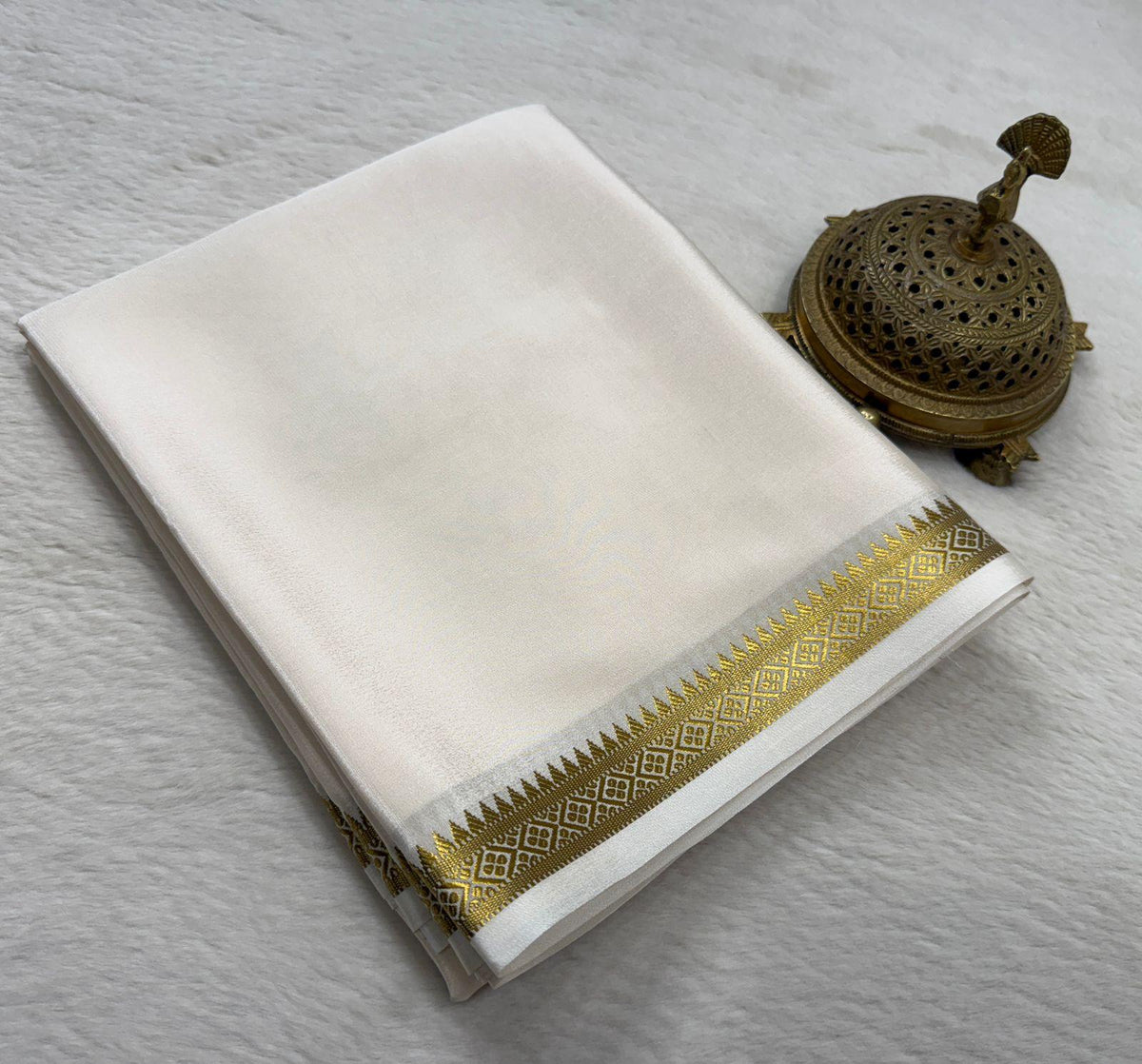 Classic Plain Mysore Silk Saree With Elegant Gold Zari Border