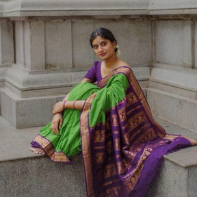 Trending Silk Saree With Contrast Zari & Jacqaurd Border