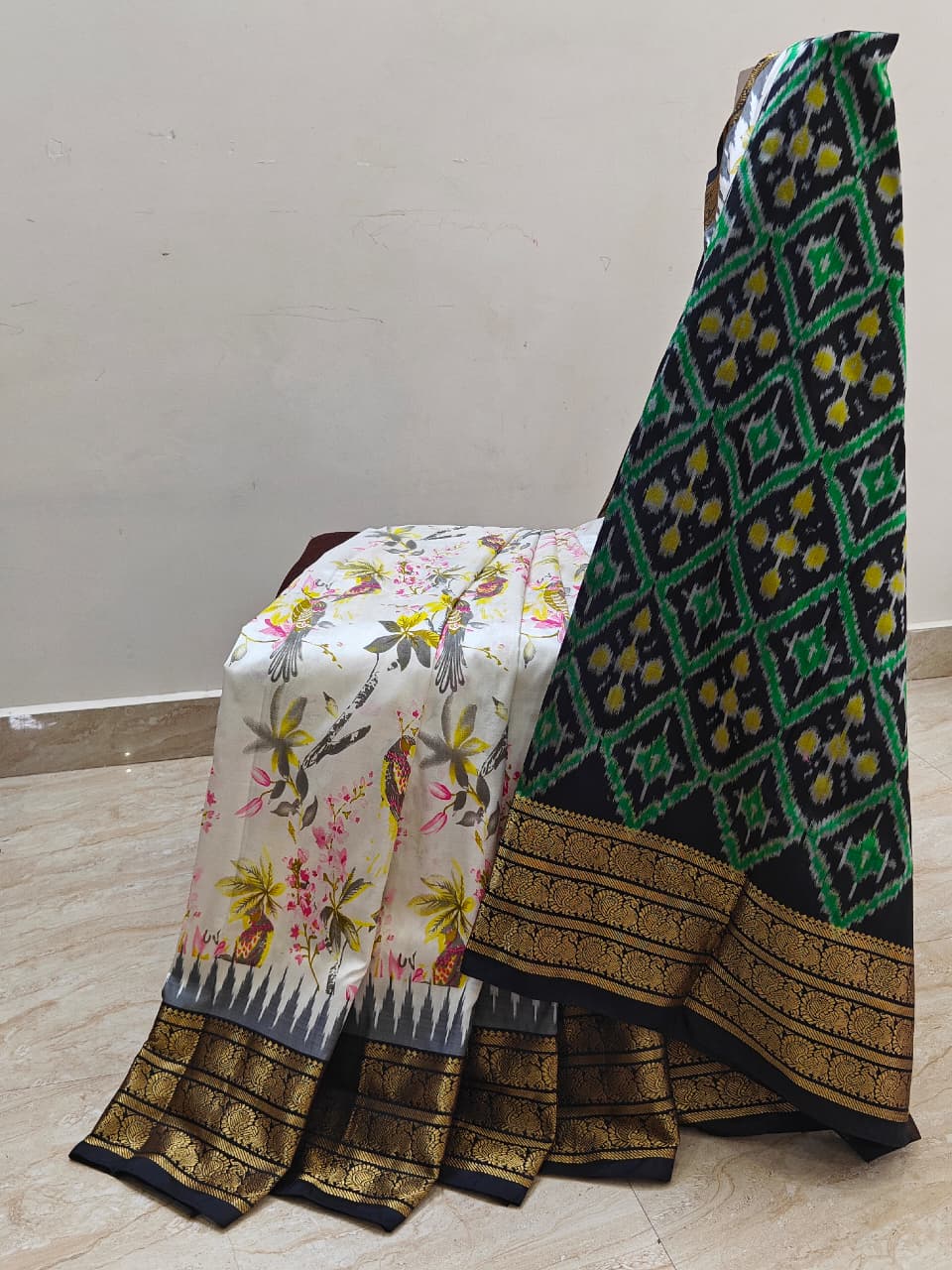 New Pochampally Ikkat Handloom Soft Silk Saree With Blouse Piece