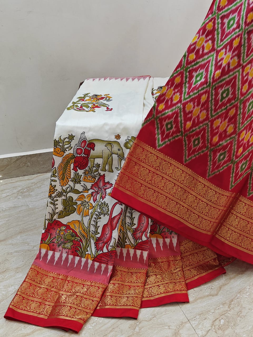 New Pochampally Ikkat Handloom Soft Silk Saree With Blouse Piece